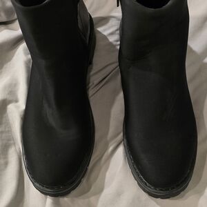 Black Rivet Women's Black Ankle Boots